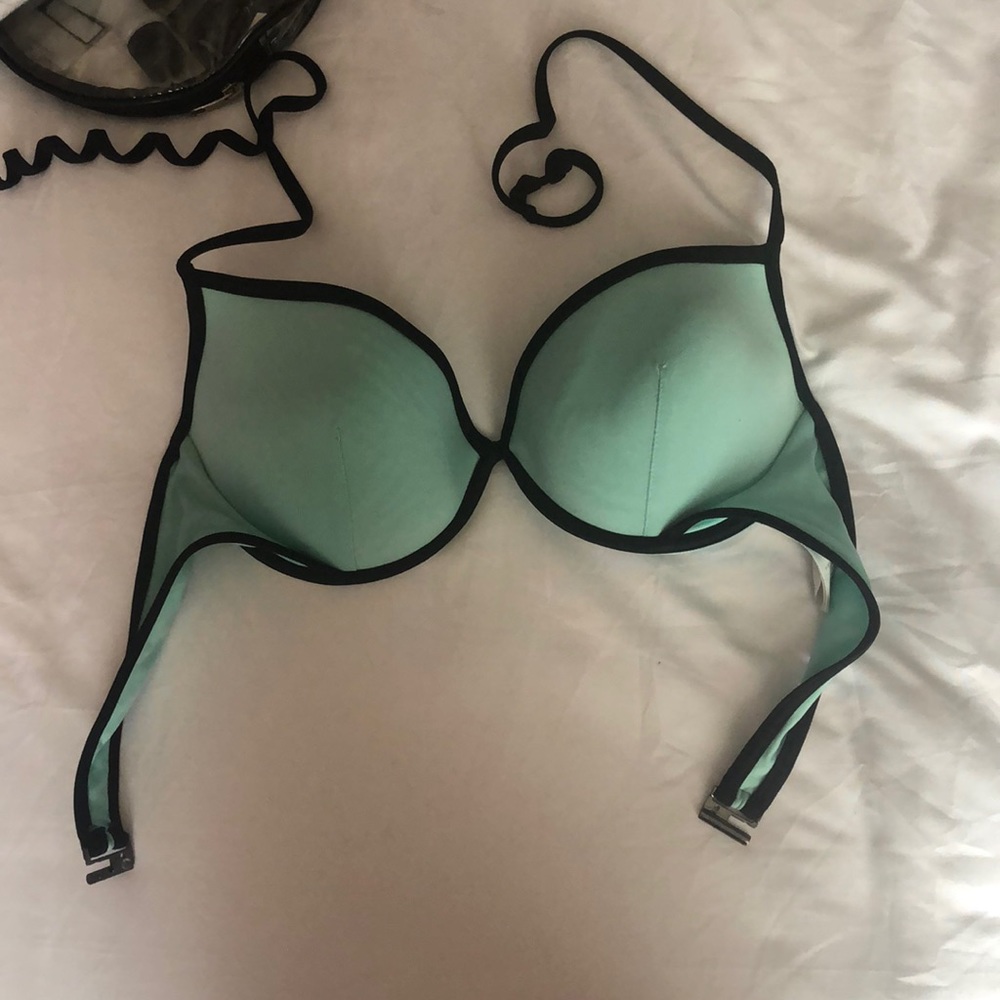 Bikini top - Picture 1 of 1